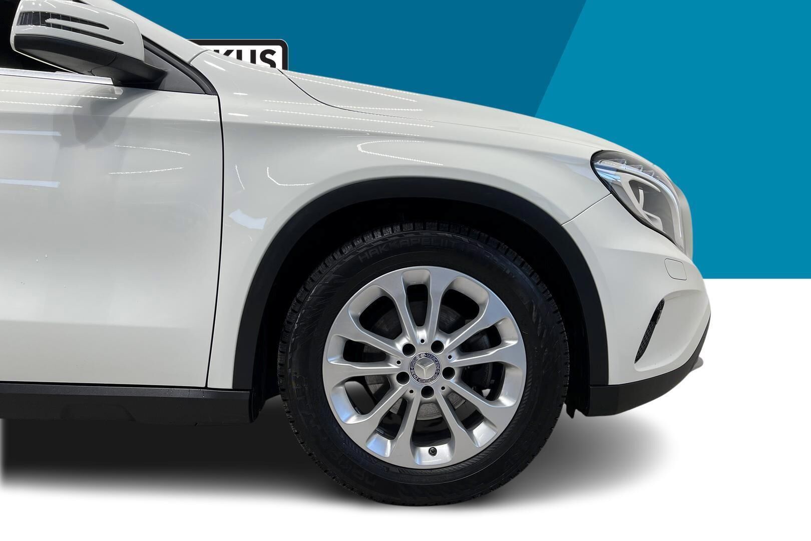 Mercedes-Benz GLA iso kuva 13