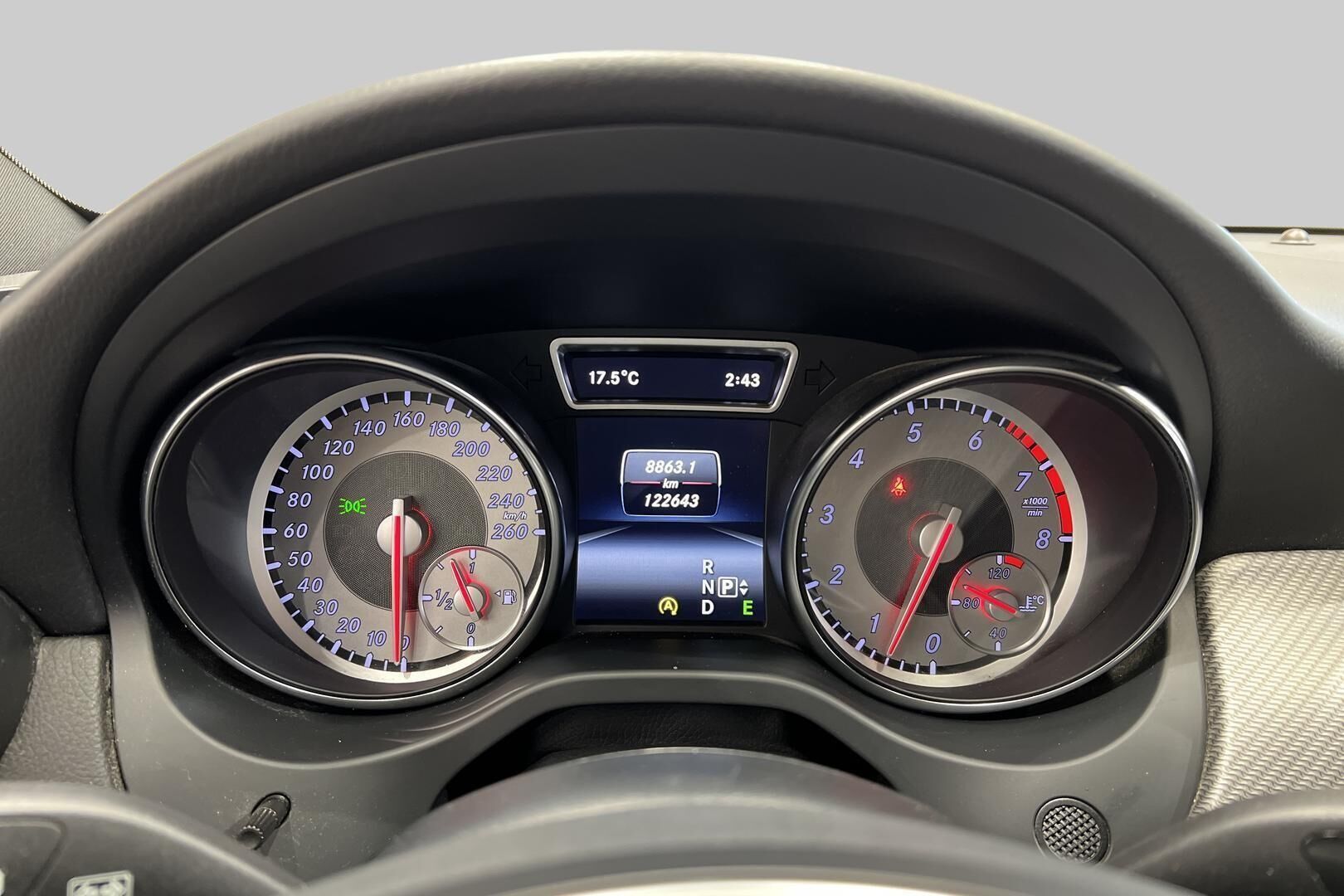 Mercedes-Benz GLA iso kuva 14