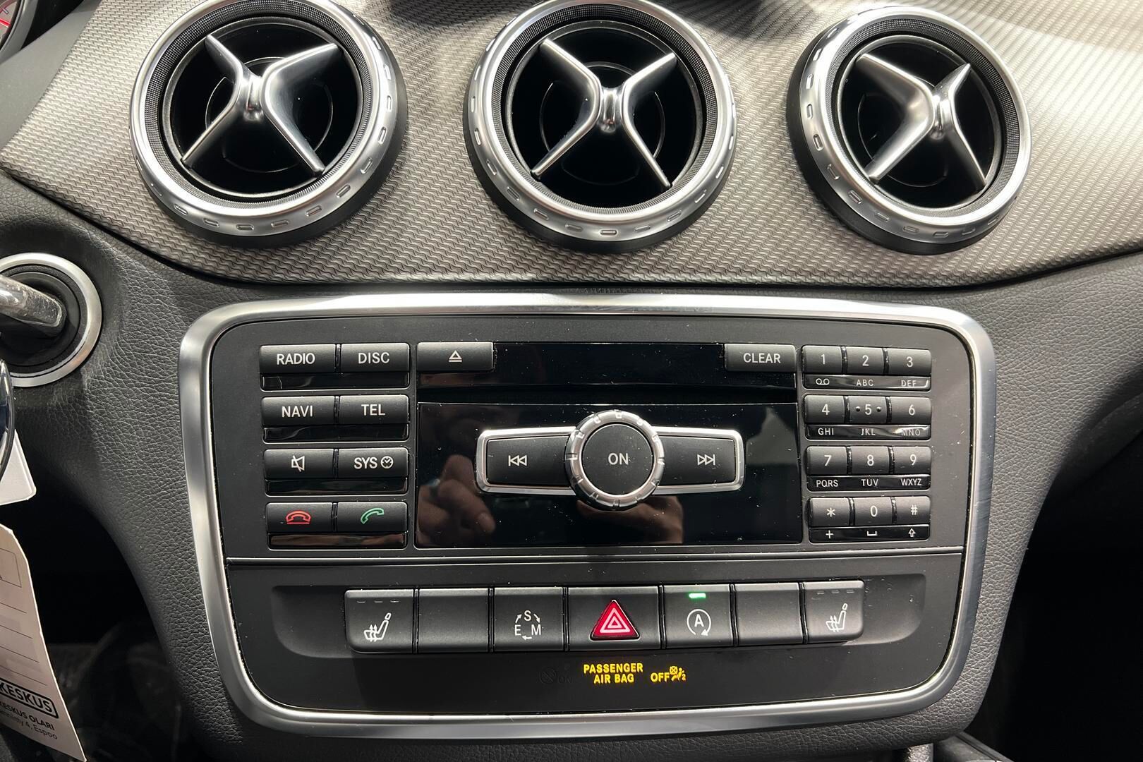 Mercedes-Benz GLA iso kuva 17