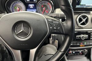 Mercedes-Benz GLA esikatselu 21