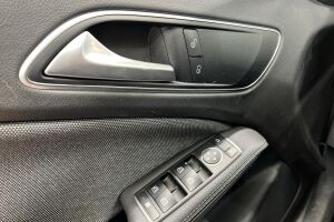 Mercedes-Benz GLA esikatselu 24