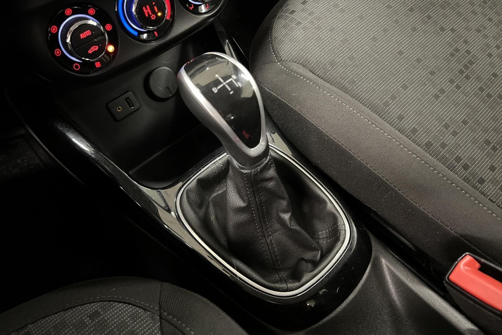 Opel Adam iso kuva 17