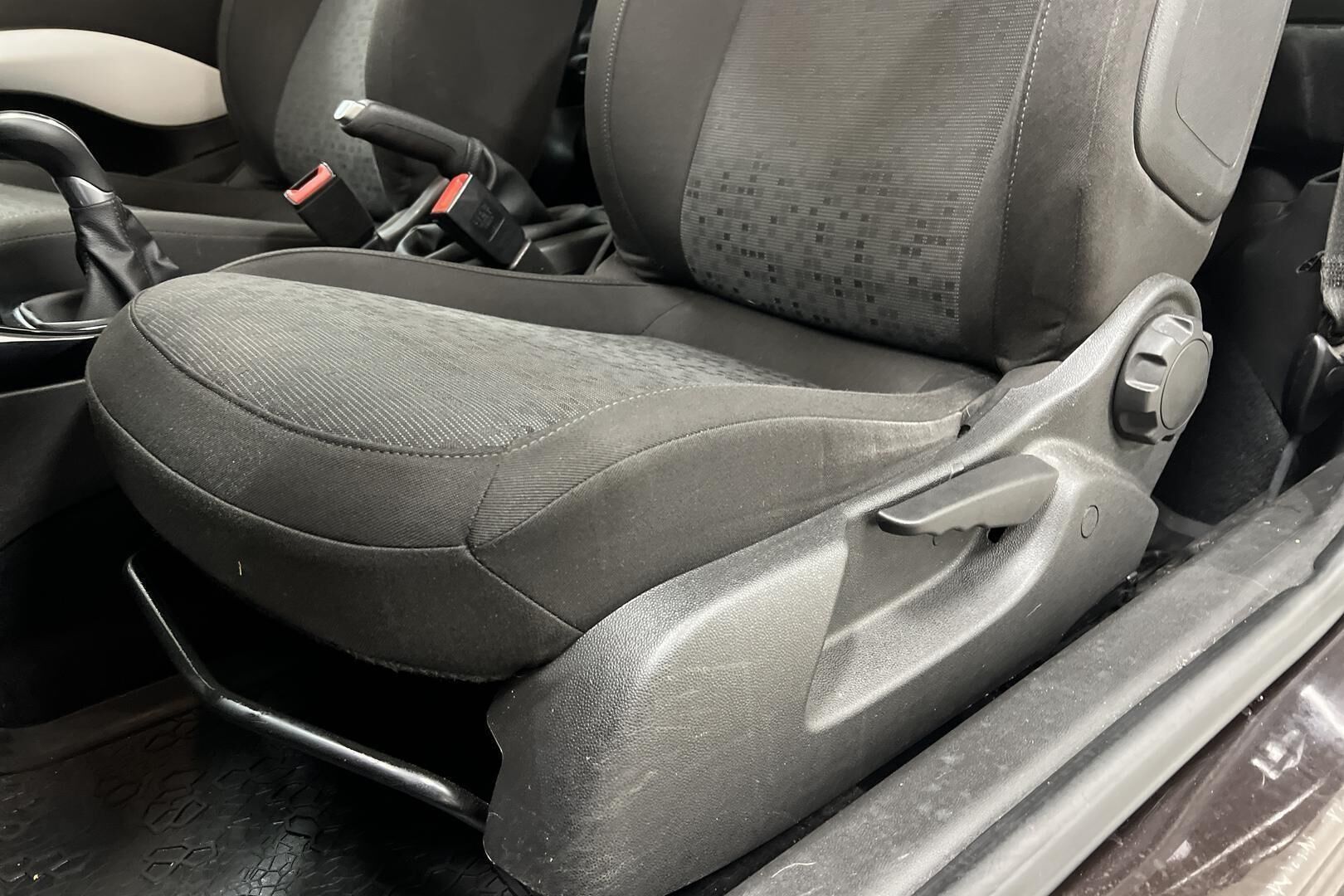 Opel Adam iso kuva 22