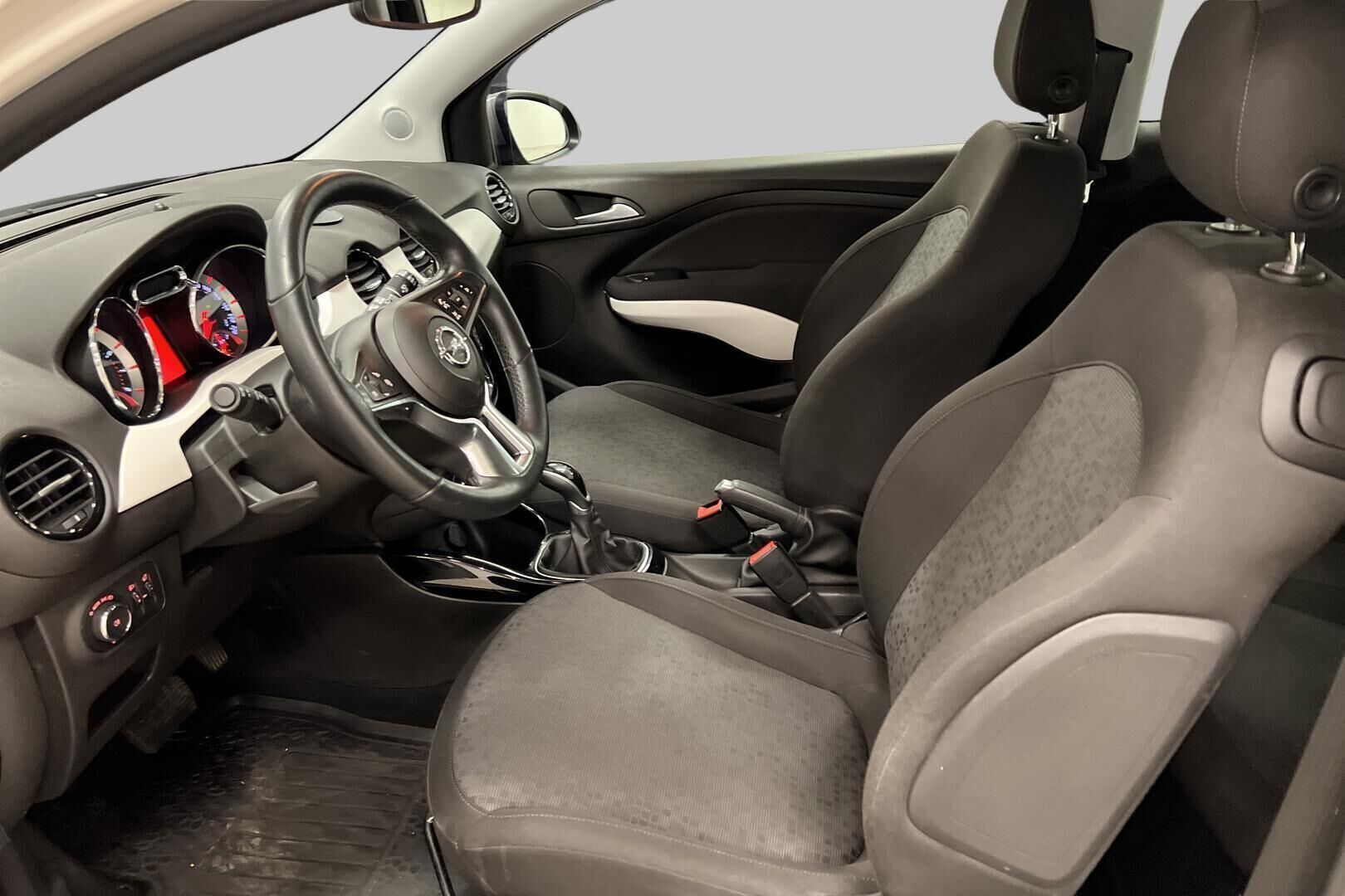 Opel Adam iso kuva 9