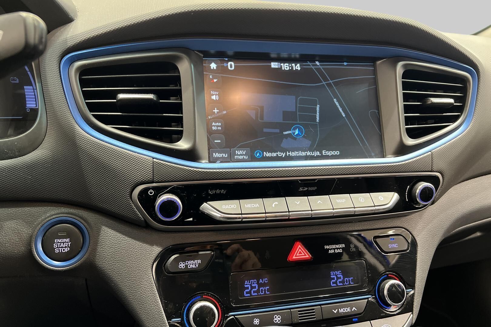 Hyundai IONIQ hybrid iso kuva 12