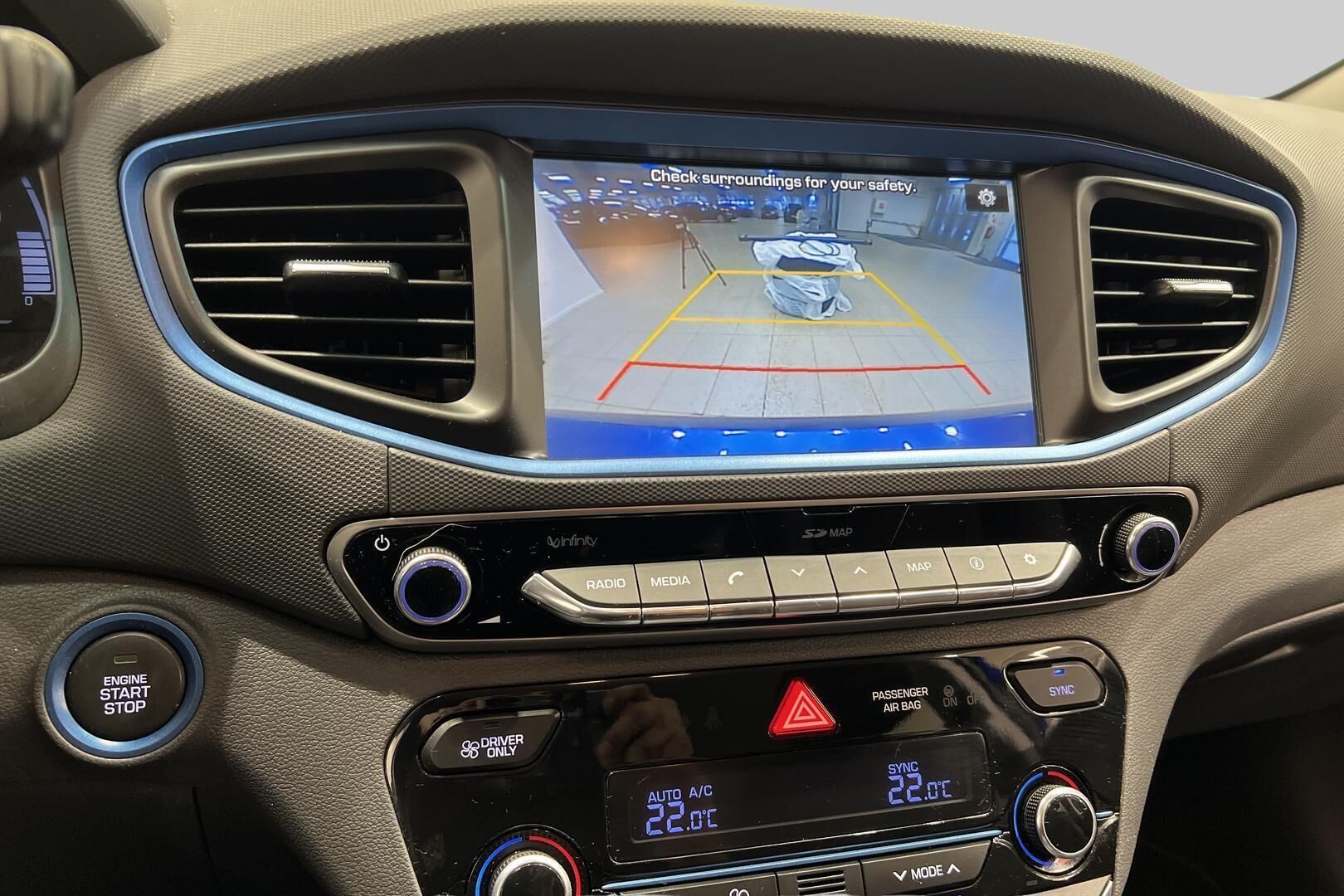 Hyundai IONIQ hybrid iso kuva 13