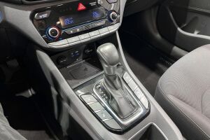 Hyundai IONIQ hybrid esikatselu 16