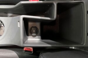 Hyundai IONIQ hybrid esikatselu 17