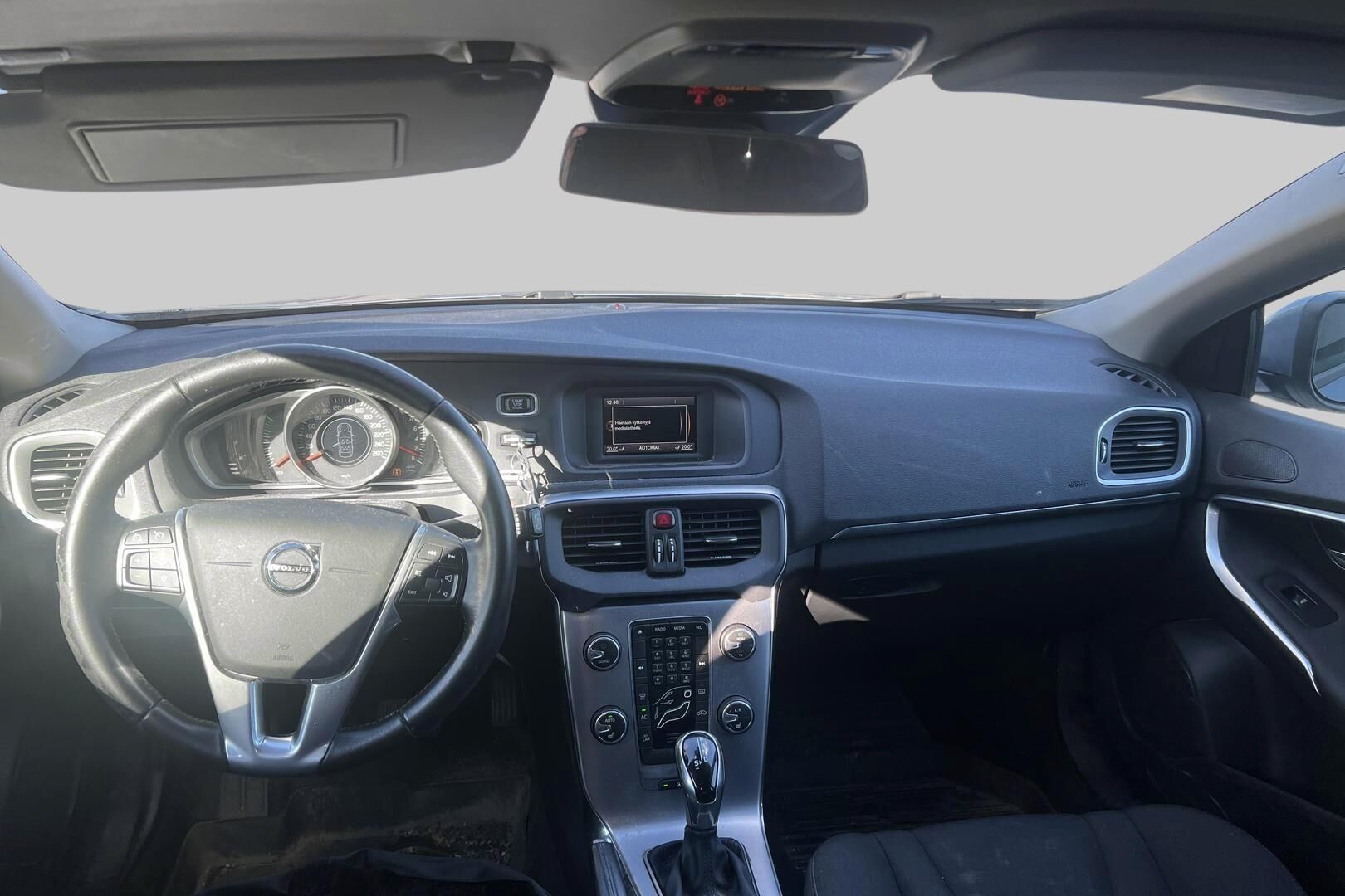 Volvo V40 iso kuva 2