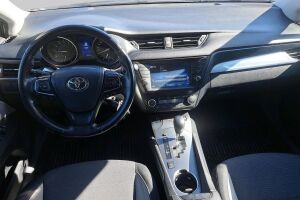 Toyota Avensis esikatselu 2