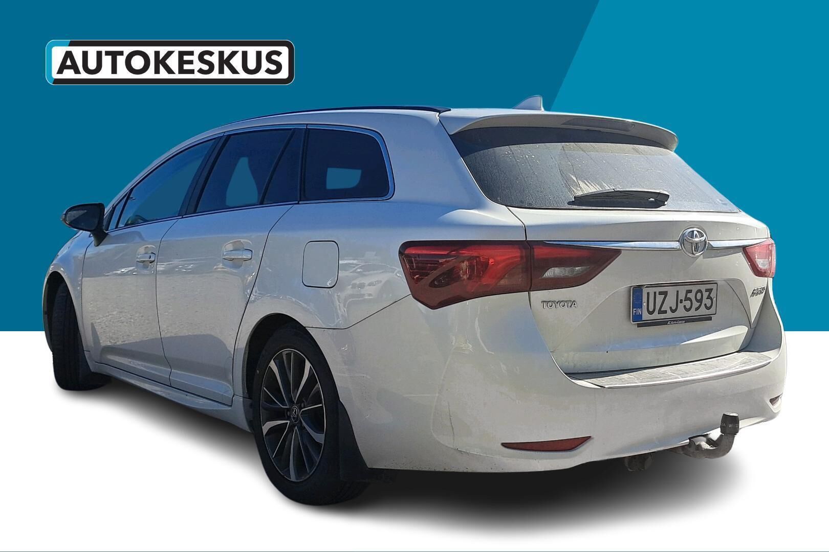 Toyota Avensis iso kuva 6