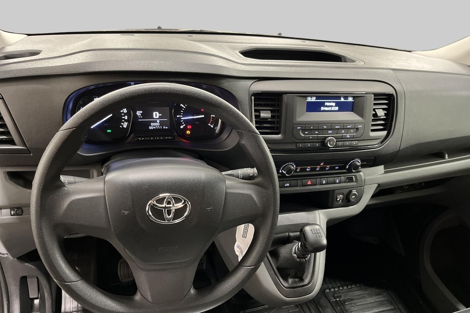 Toyota Proace iso kuva 10