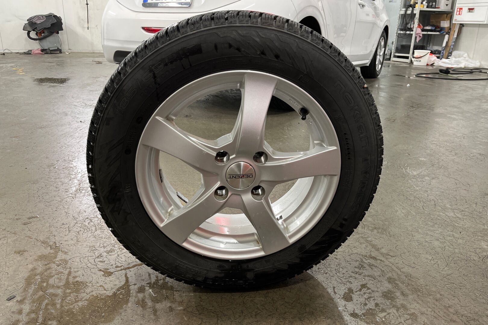 Peugeot 208 iso kuva 13