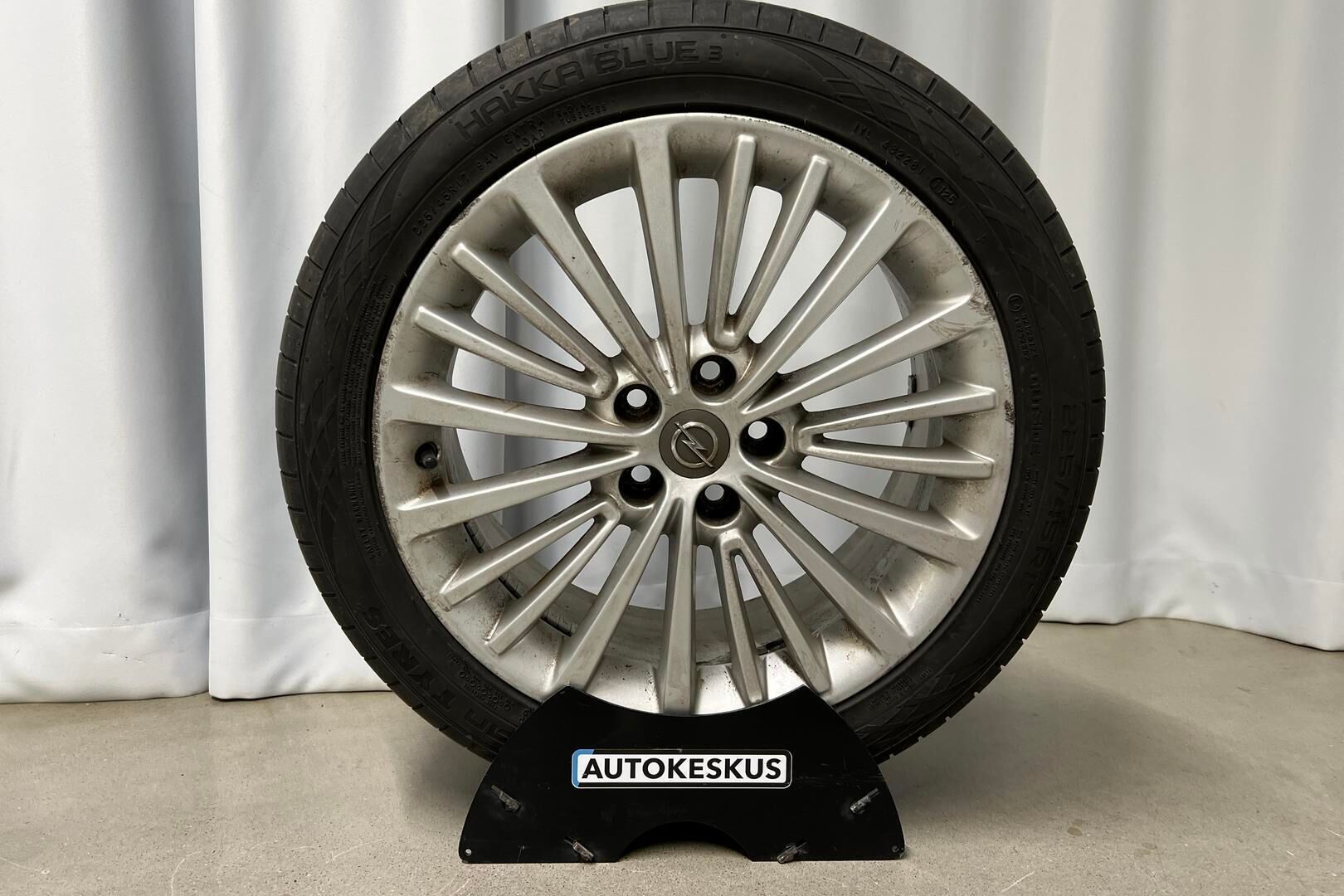 Opel Astra iso kuva 8