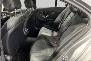 Mercedes-Benz C esikatselu 10