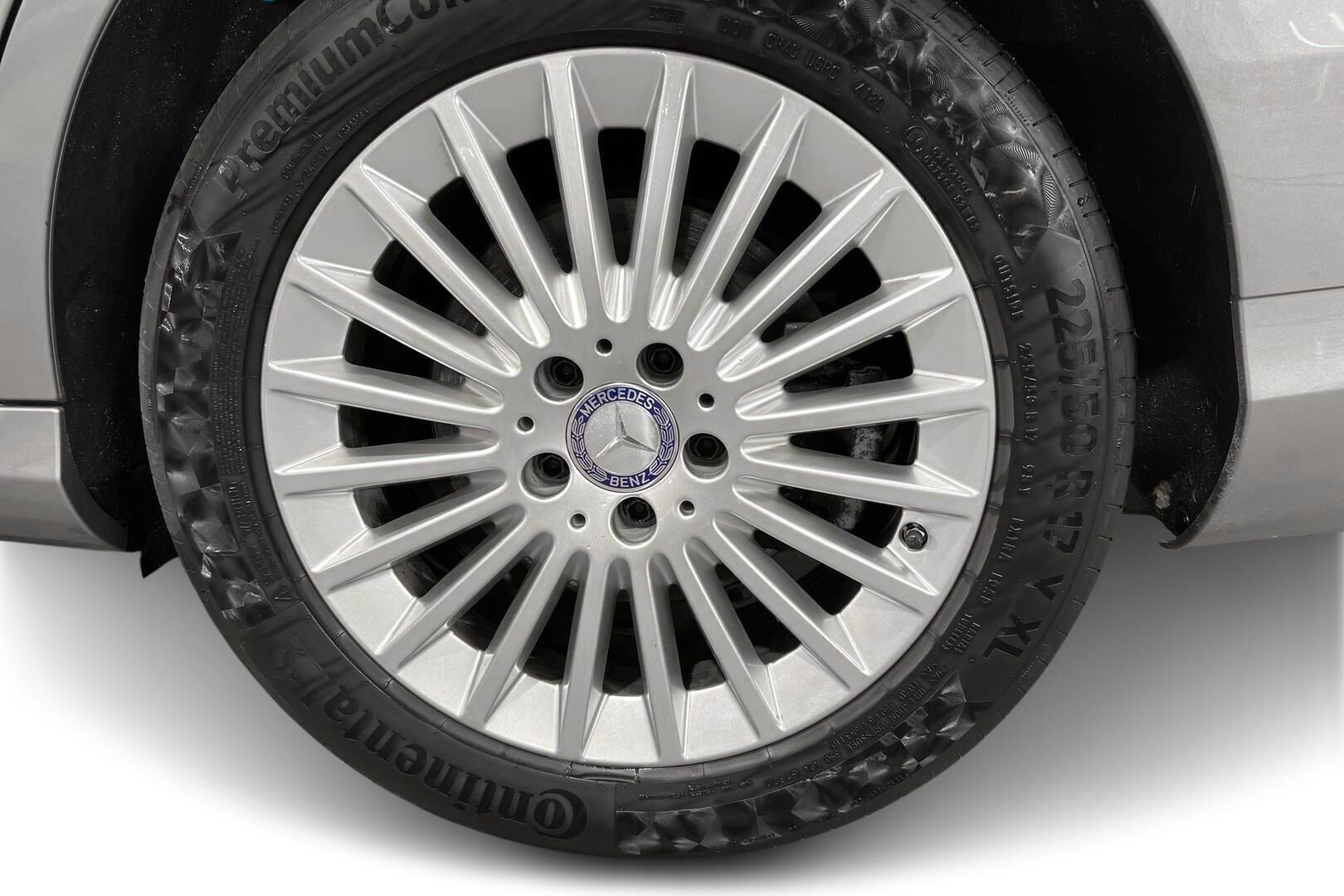 Mercedes-Benz C iso kuva 13