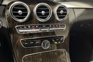 Mercedes-Benz C esikatselu 18