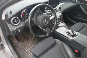 Mercedes-Benz C esikatselu 2