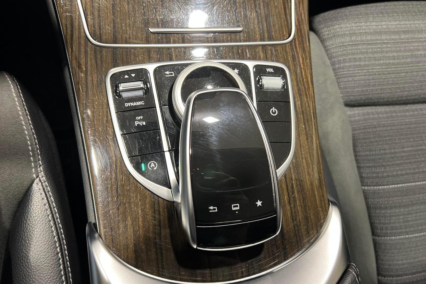 Mercedes-Benz C iso kuva 21