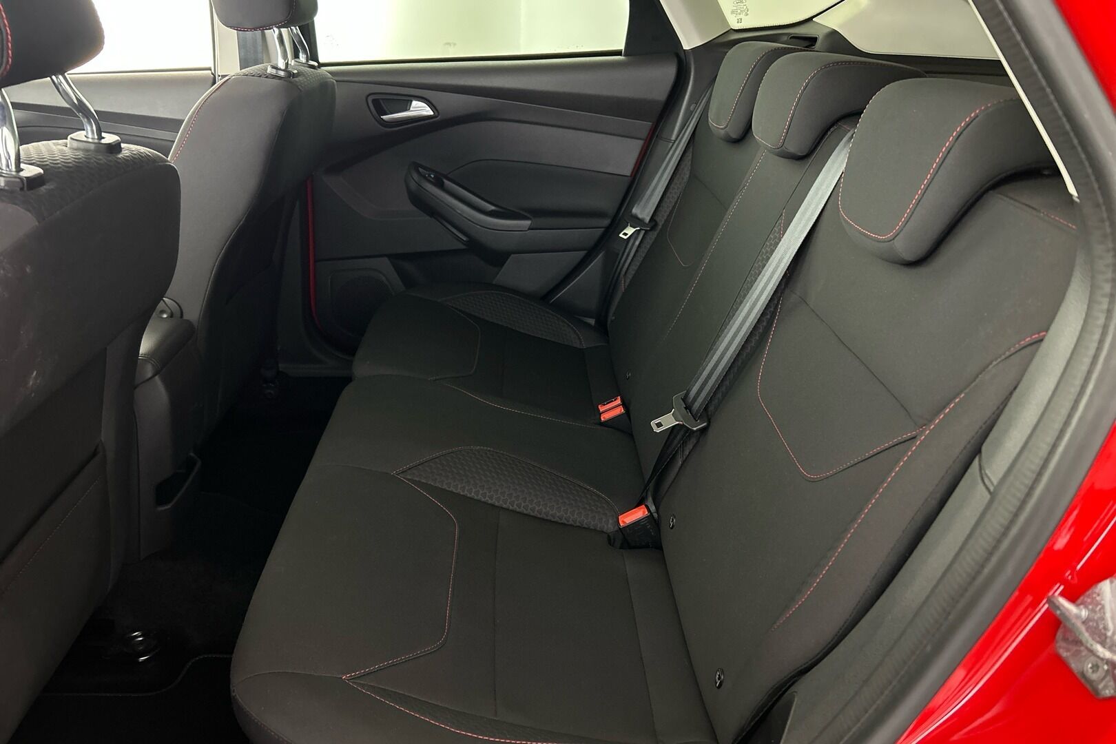 Ford Focus iso kuva 11