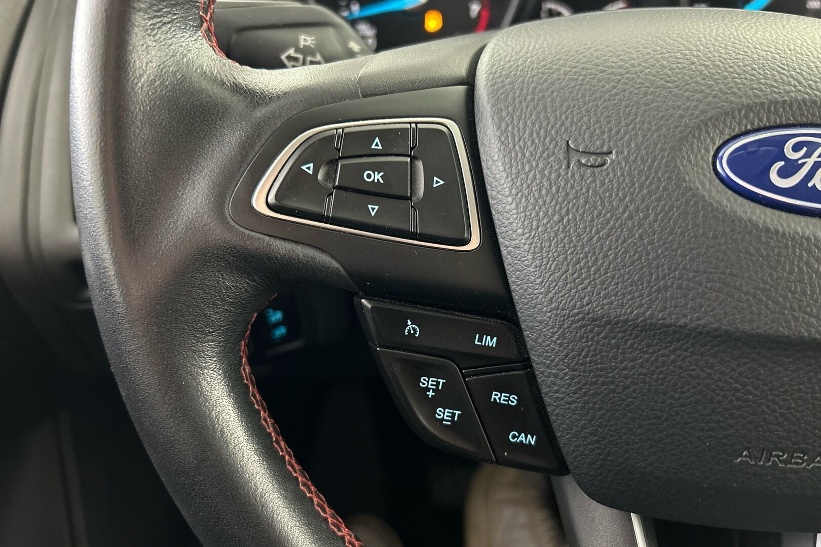 Ford Focus iso kuva 17