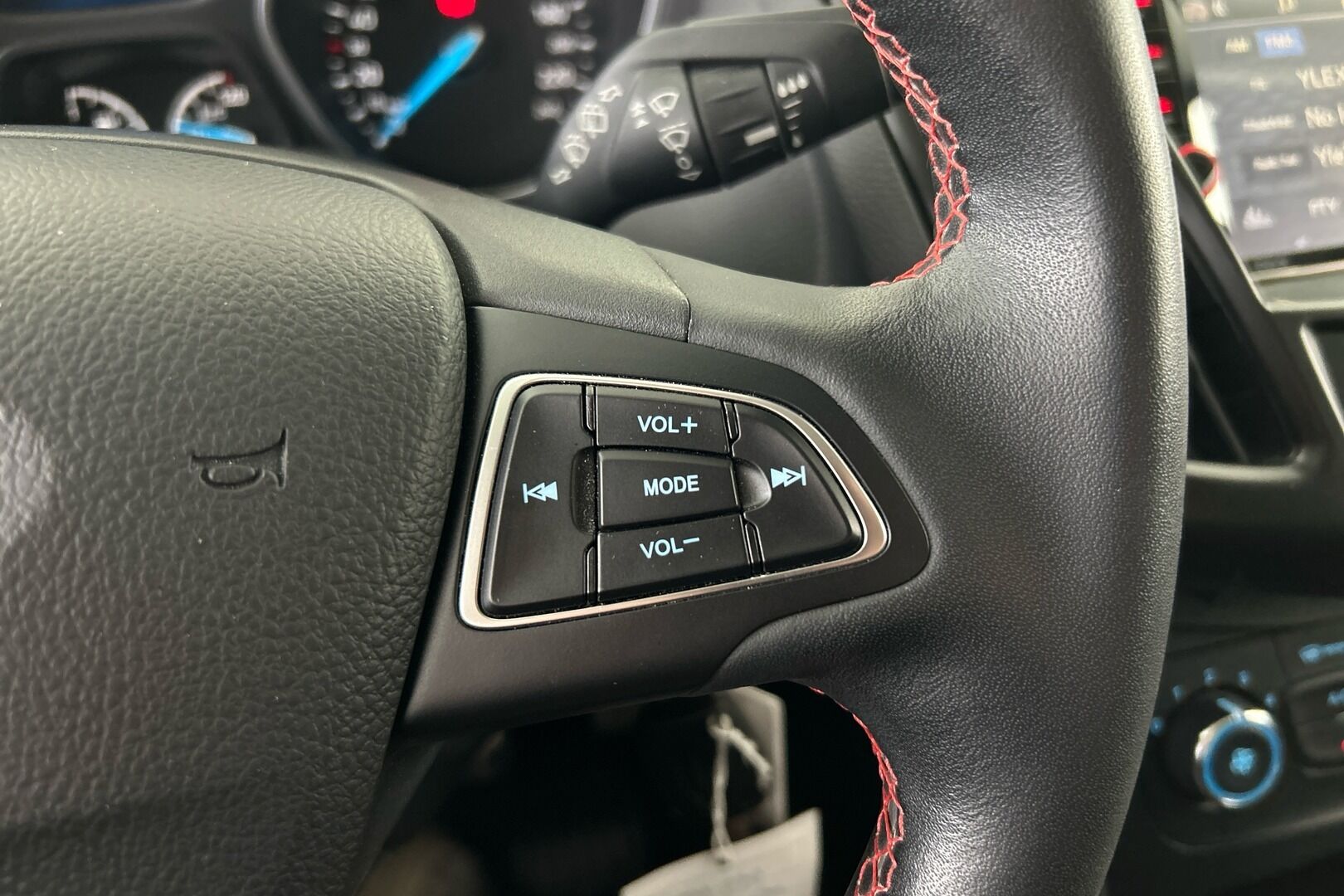 Ford Focus iso kuva 18