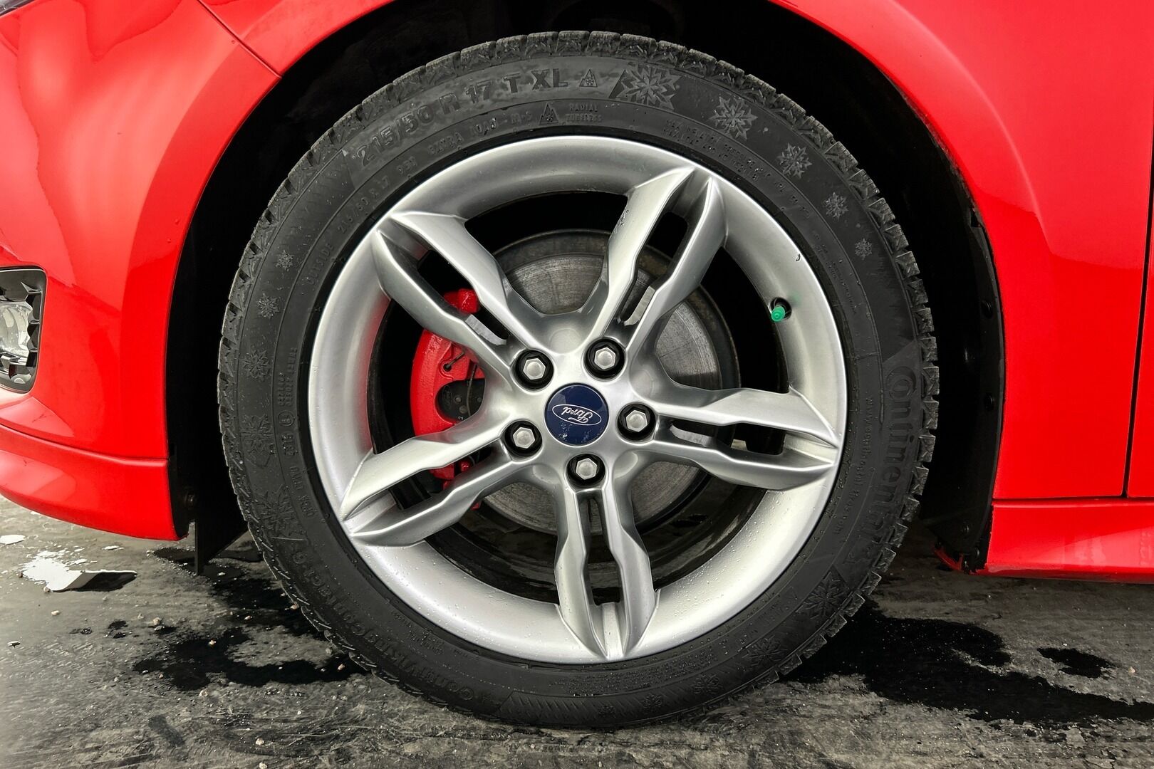 Ford Focus iso kuva 24