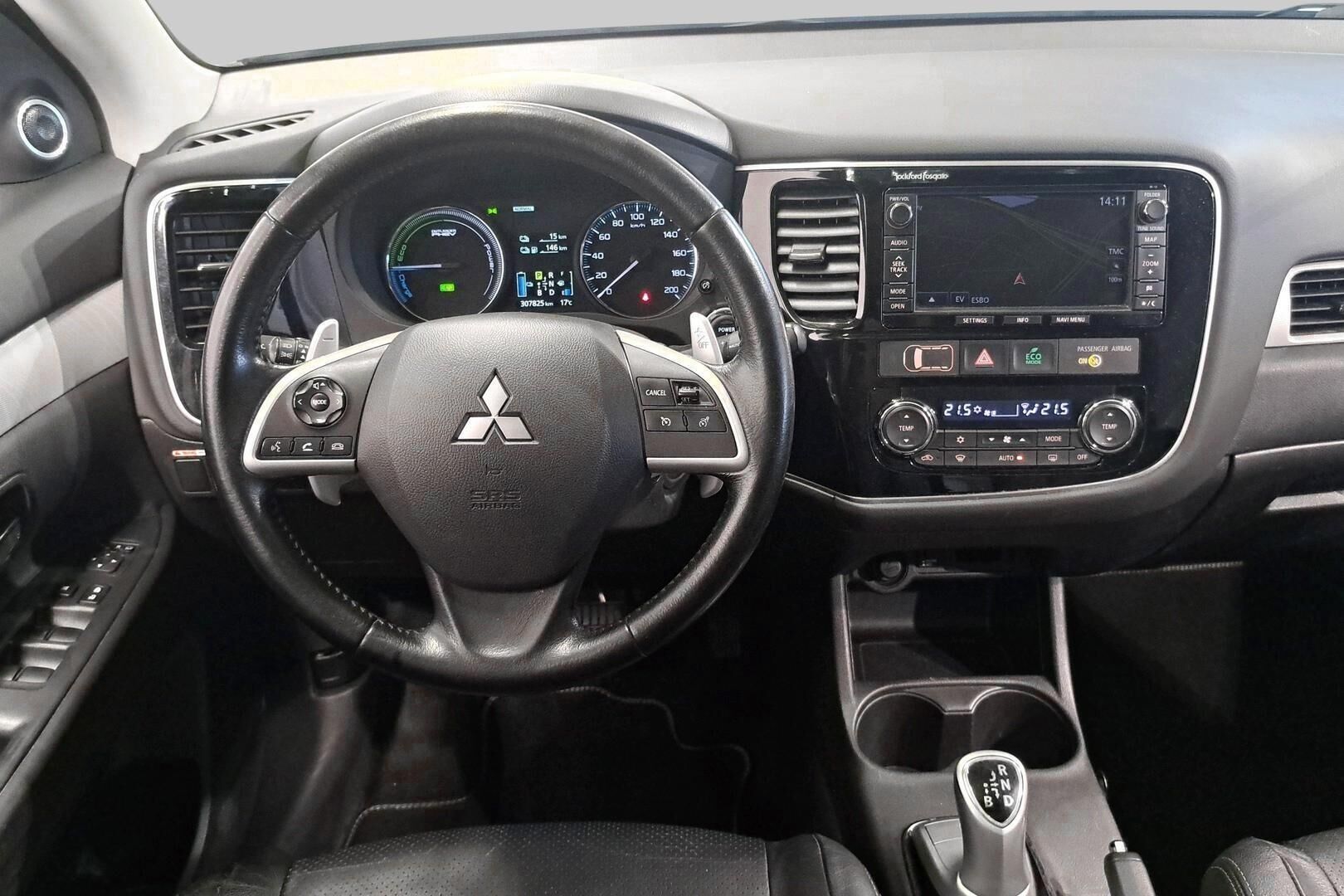 Mitsubishi Outlander PHEV iso kuva 10