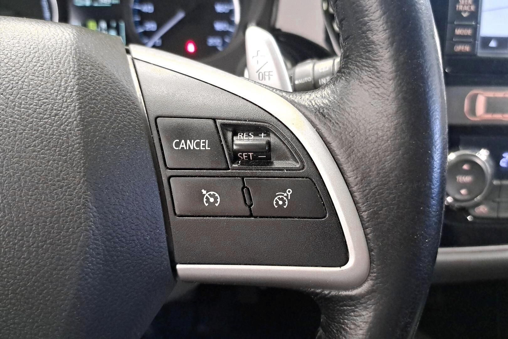 Mitsubishi Outlander PHEV iso kuva 21