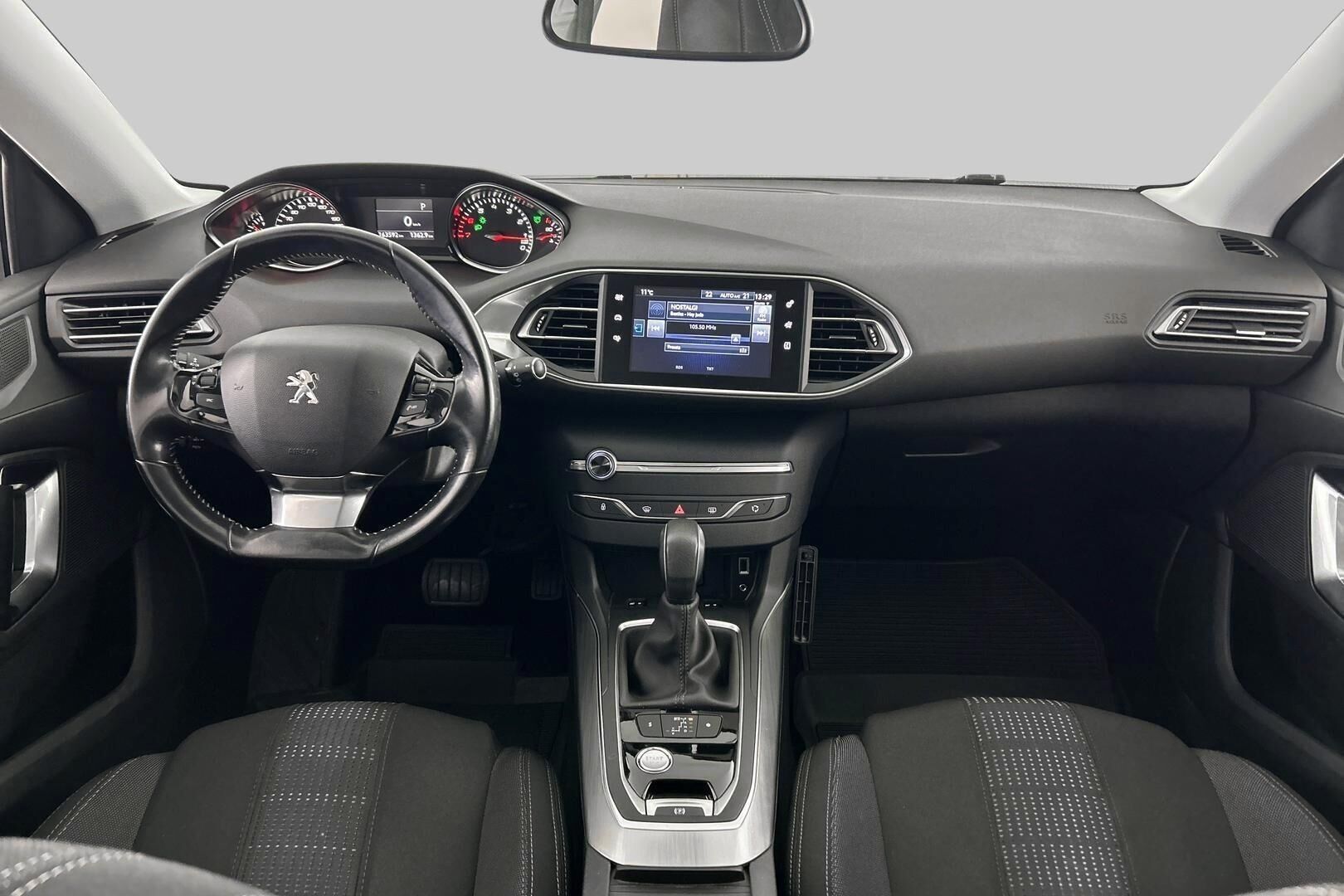 Peugeot 308 iso kuva 11