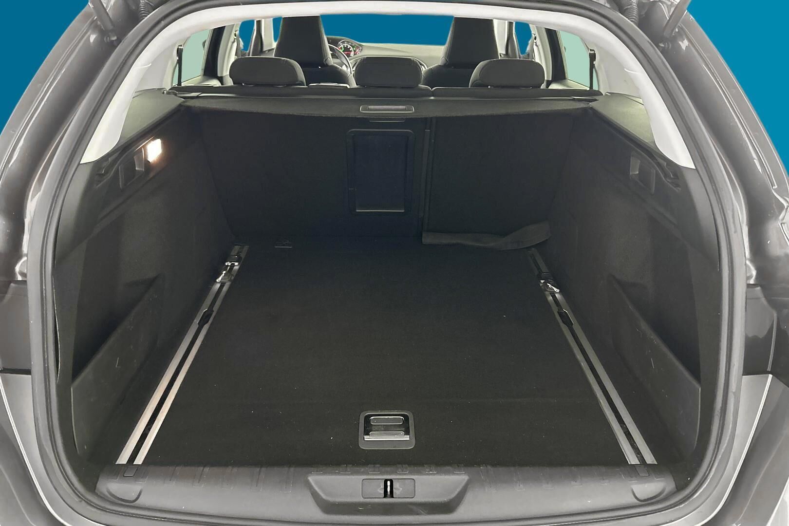 Peugeot 308 iso kuva 12