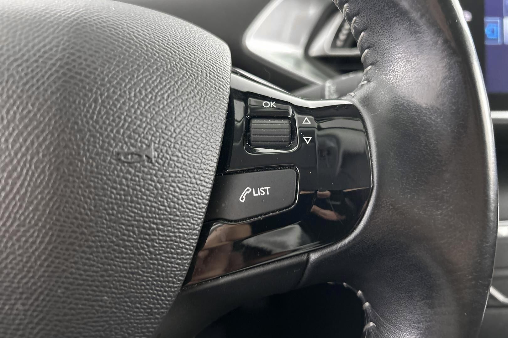 Peugeot 308 iso kuva 15