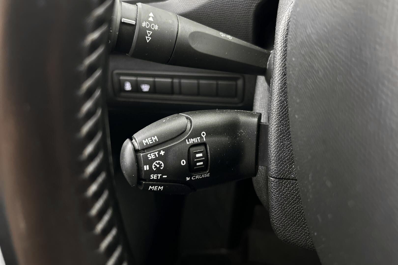 Peugeot 308 iso kuva 20