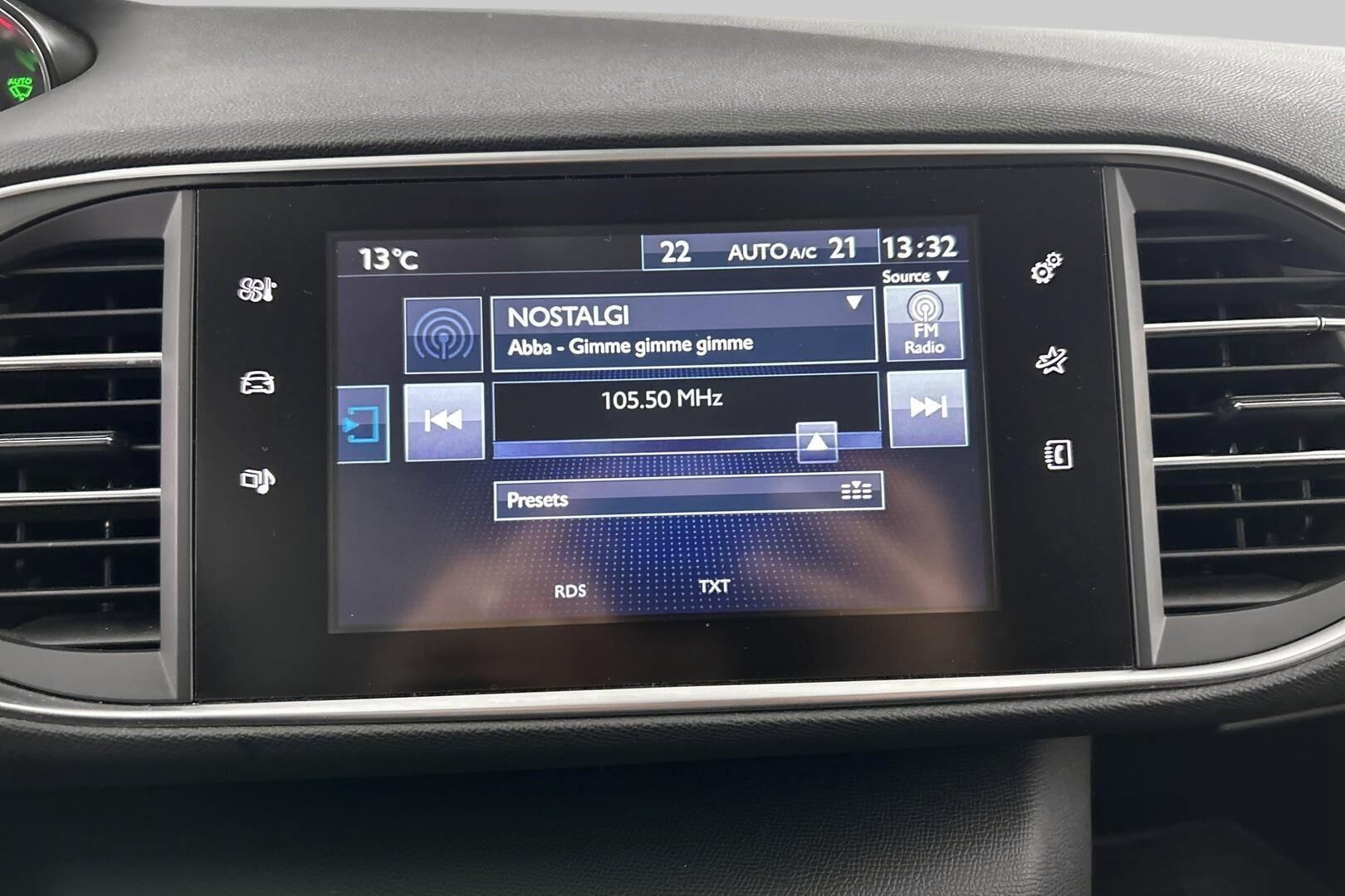 Peugeot 308 iso kuva 22