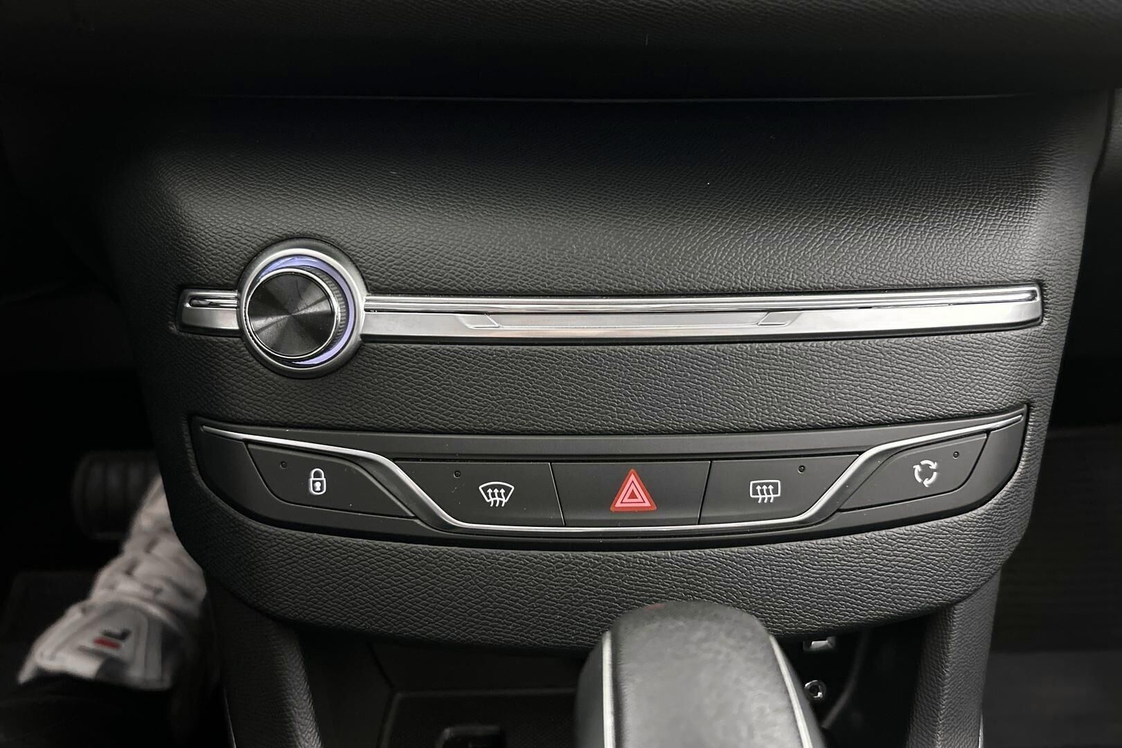 Peugeot 308 iso kuva 27