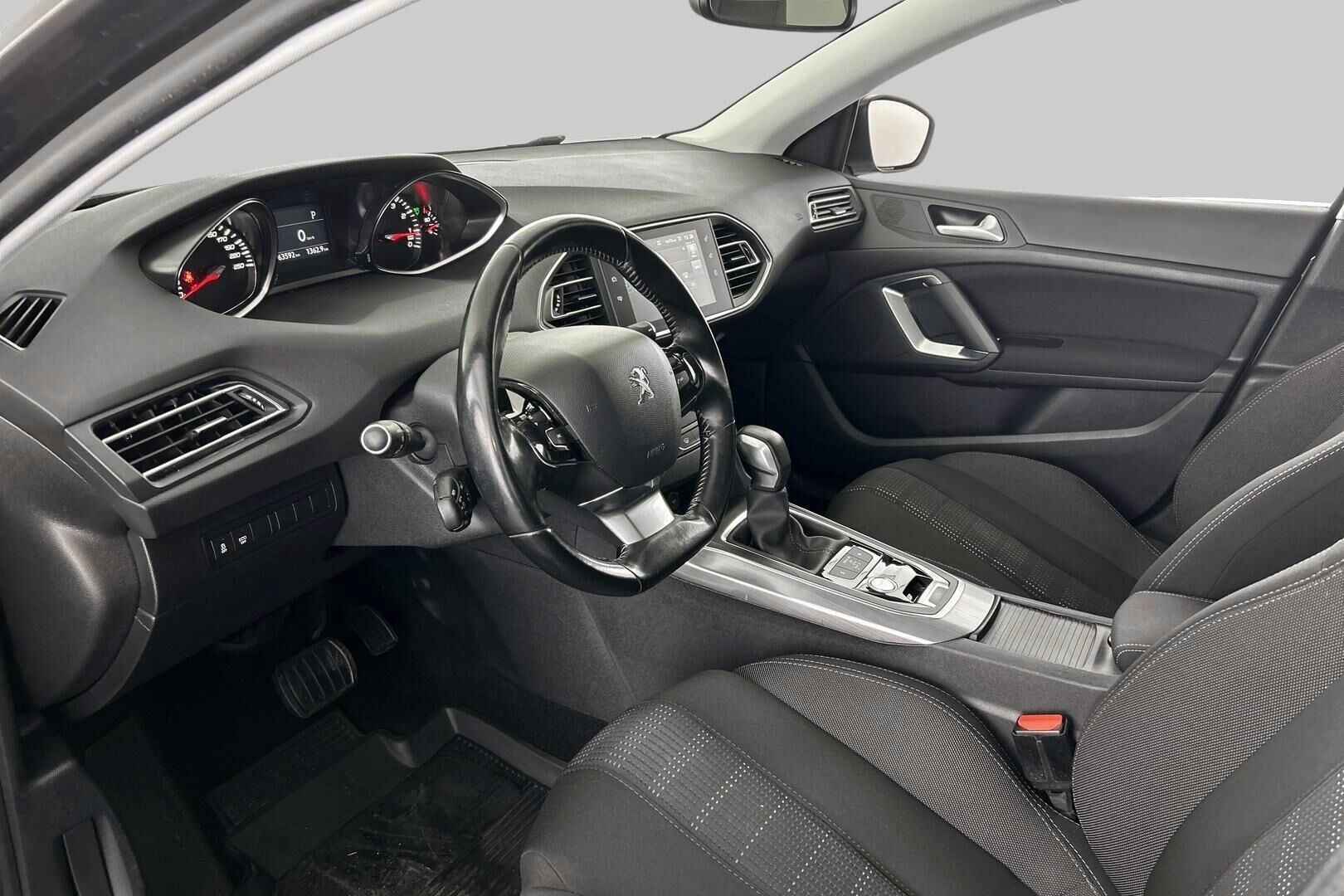 Peugeot 308 iso kuva 9