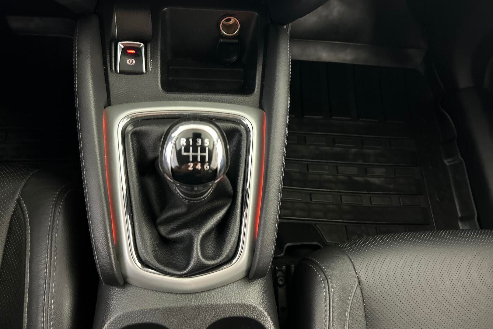 Nissan Qashqai iso kuva 18