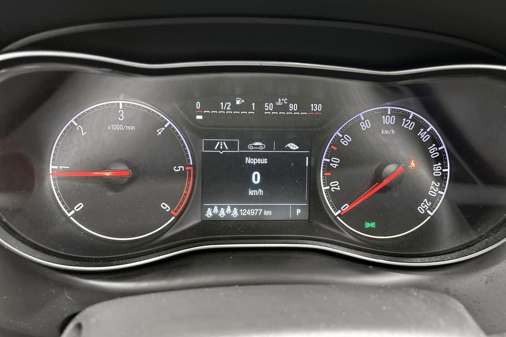 Opel Zafira iso kuva 14
