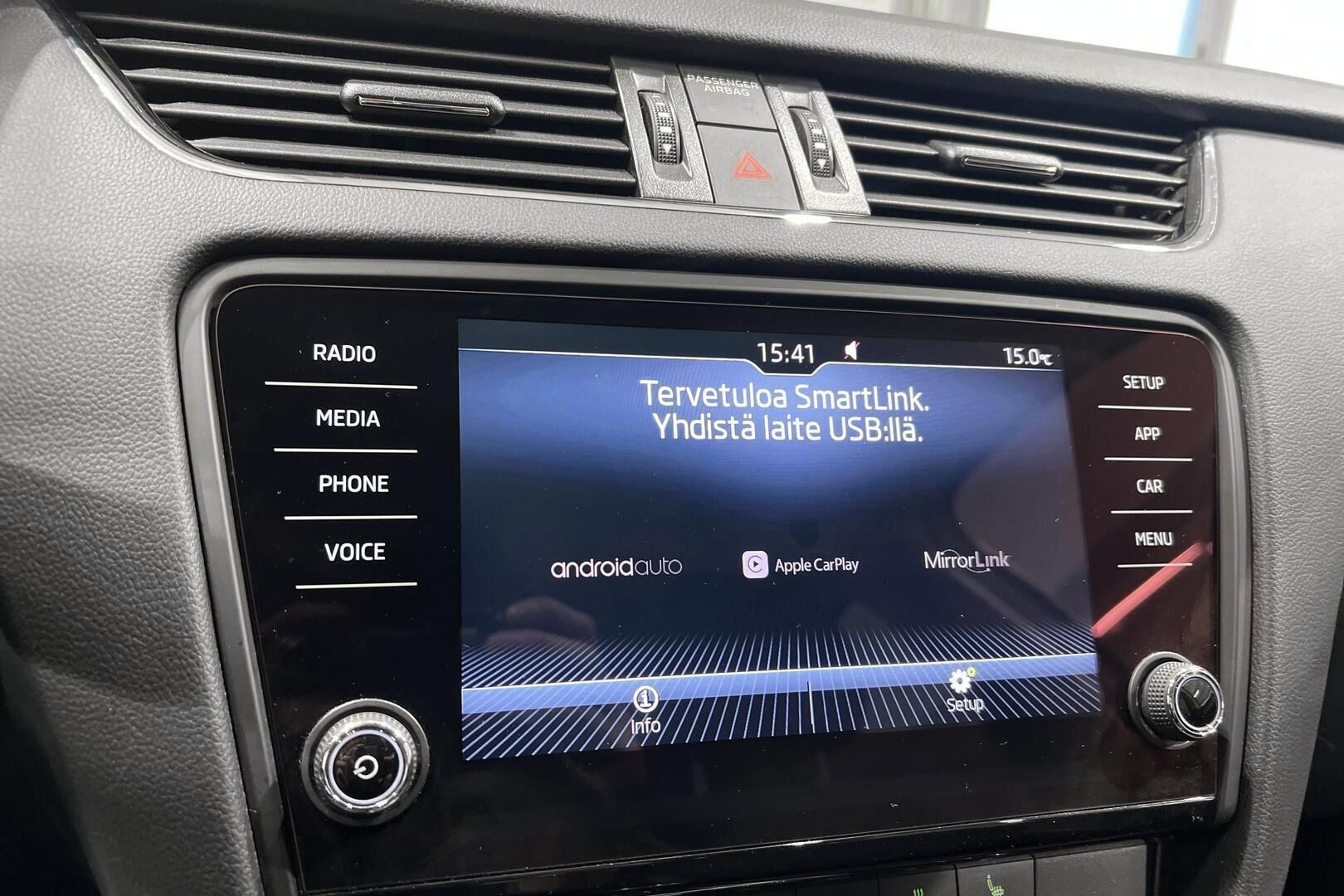 Skoda Octavia iso kuva 16