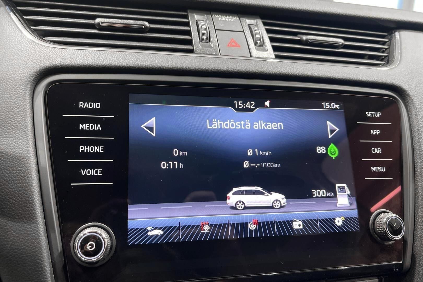 Skoda Octavia iso kuva 18