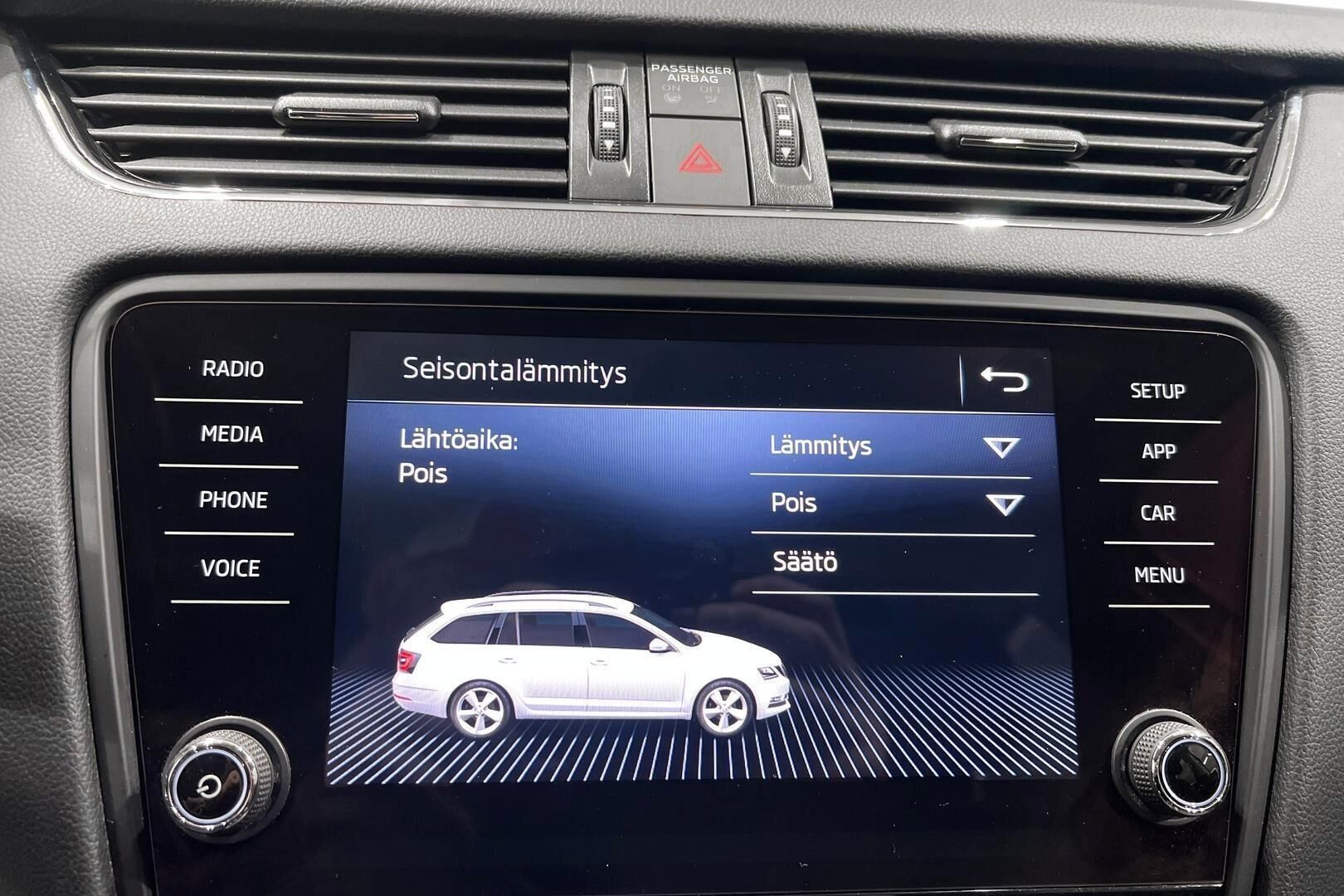 Skoda Octavia iso kuva 19