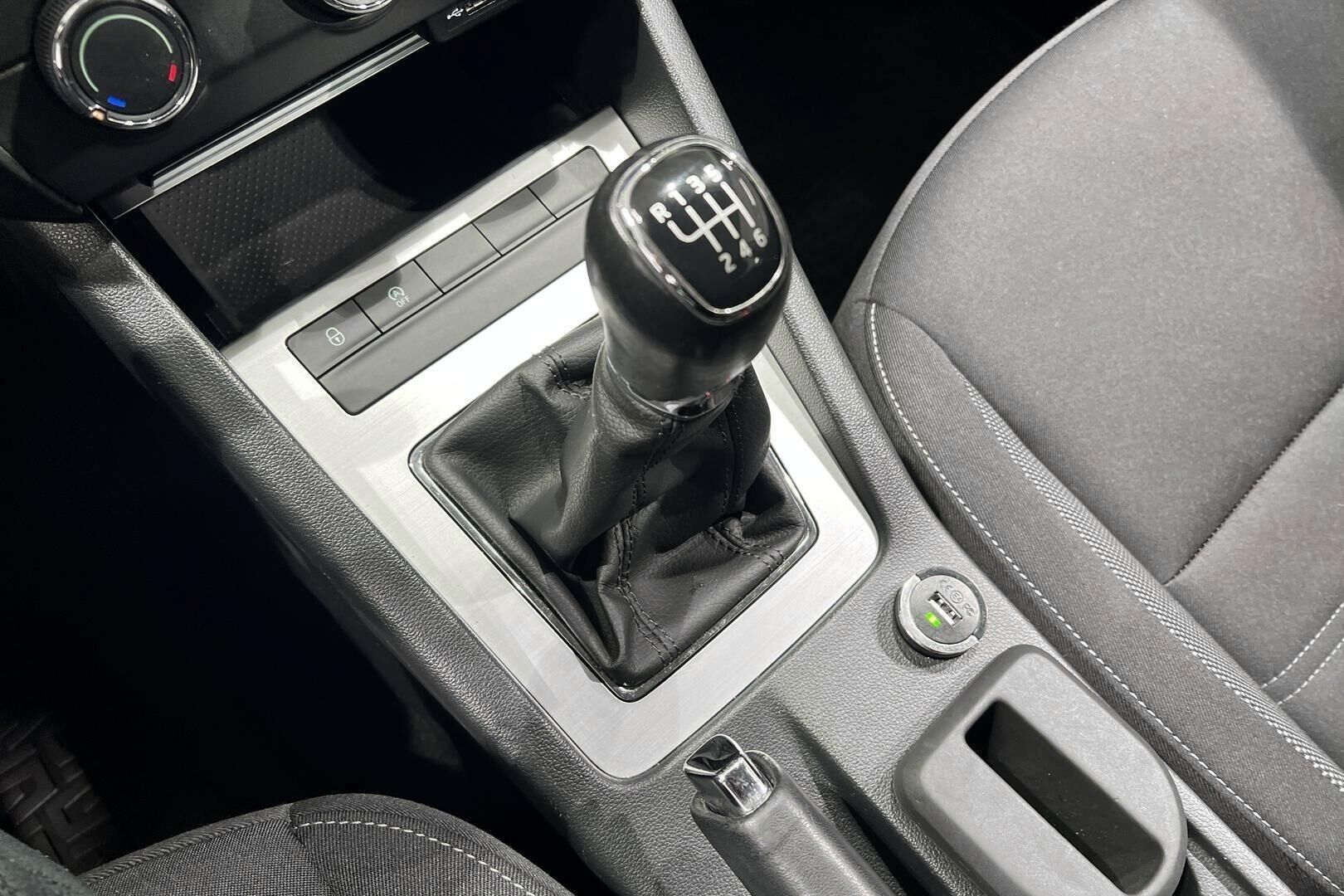 Skoda Octavia iso kuva 22