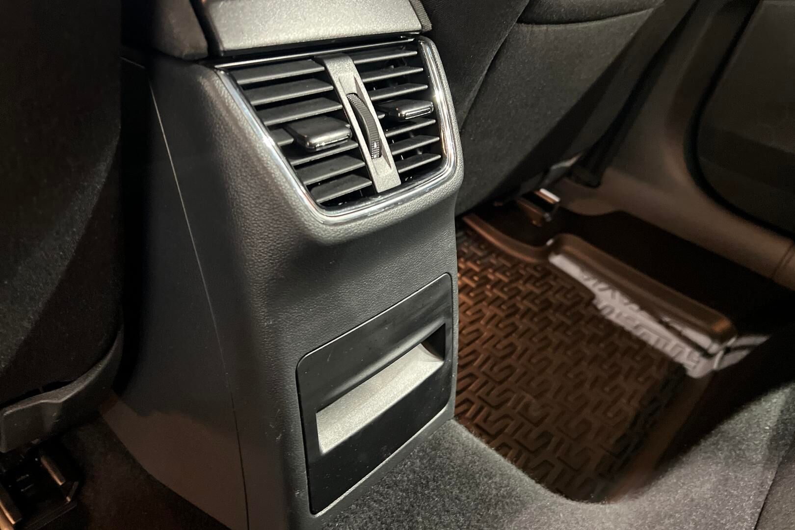 Skoda Octavia iso kuva 28