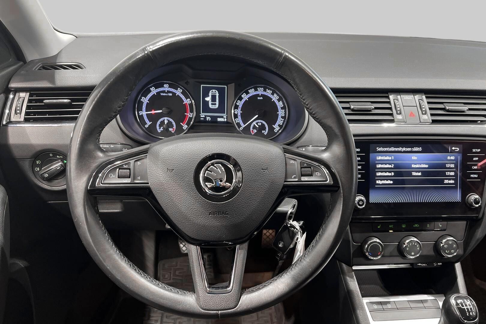 Skoda Octavia iso kuva 29