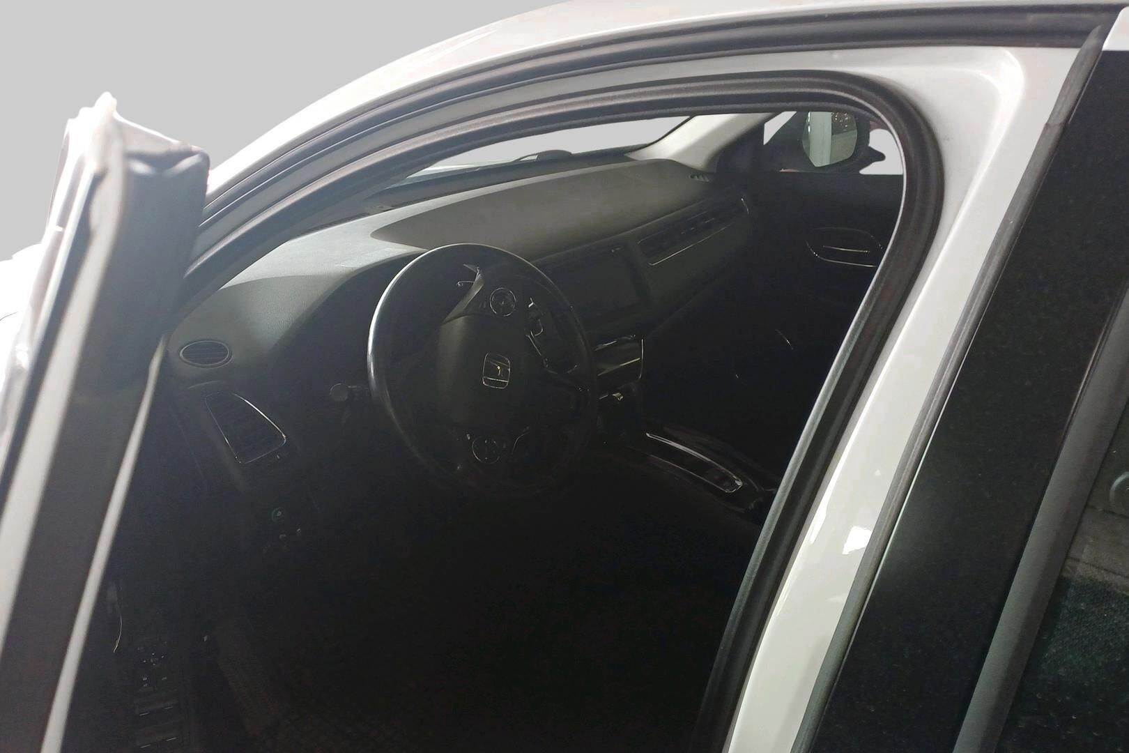 Honda HR-V iso kuva 2