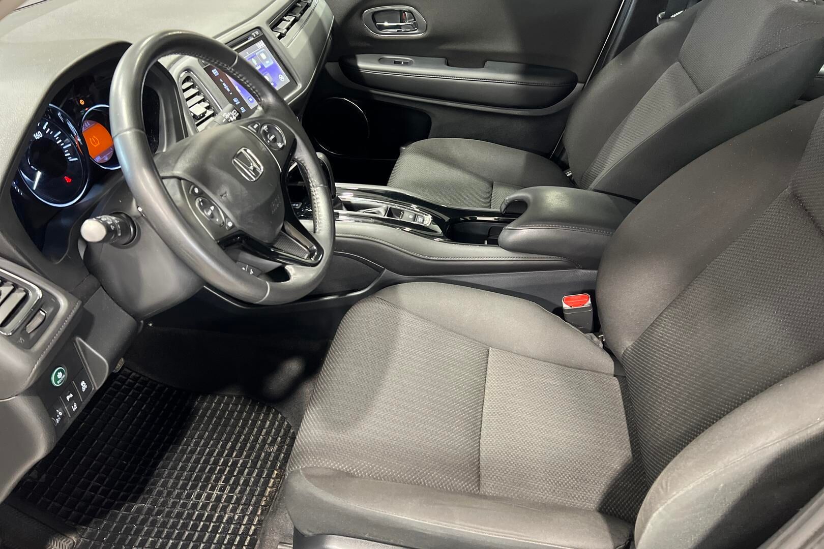 Honda HR-V iso kuva 9