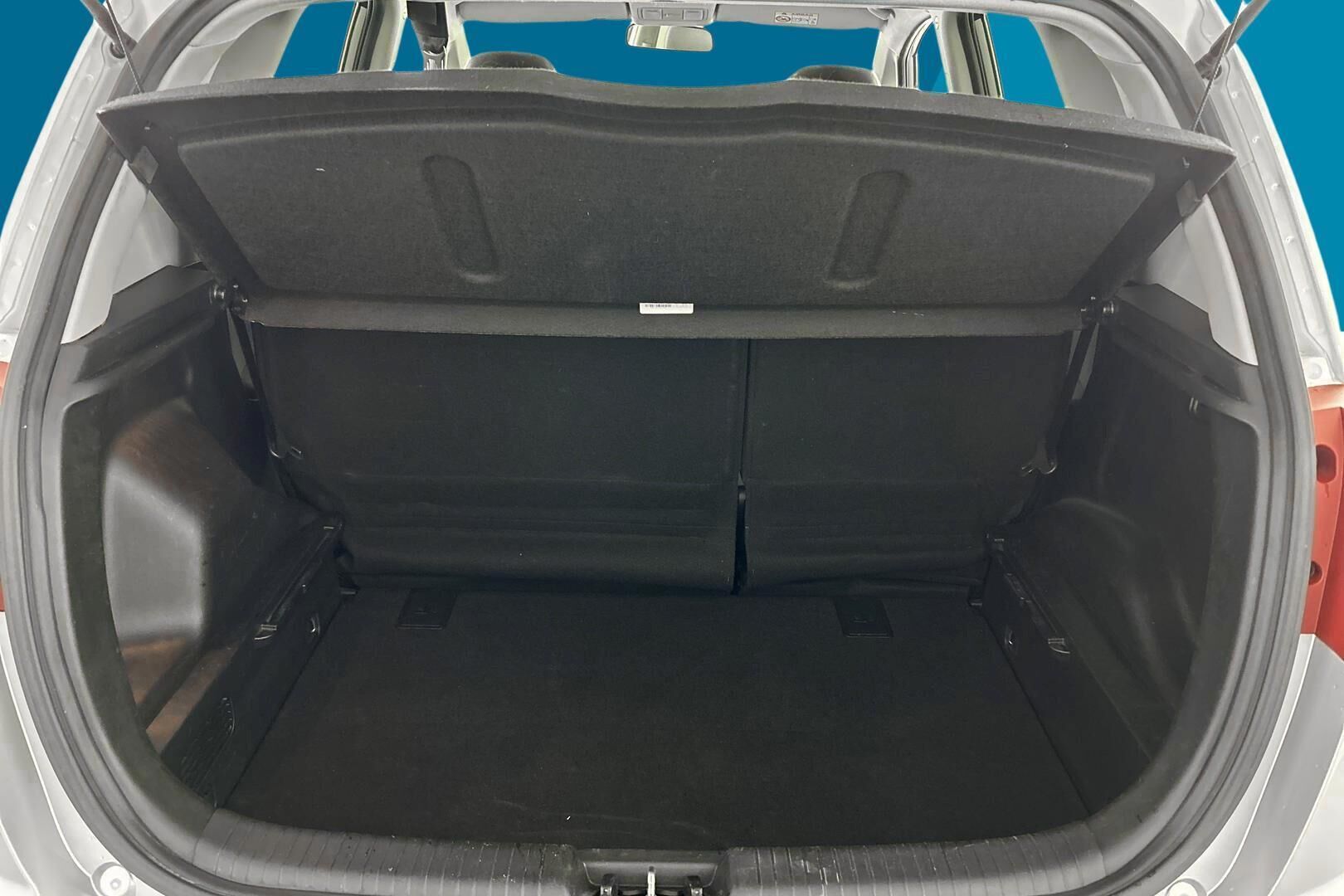 Kia Venga iso kuva 11
