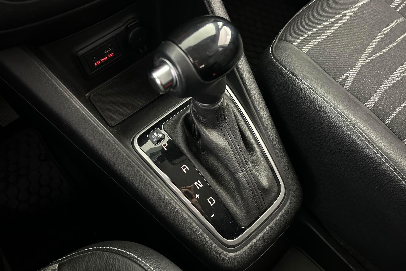 Kia Venga iso kuva 20
