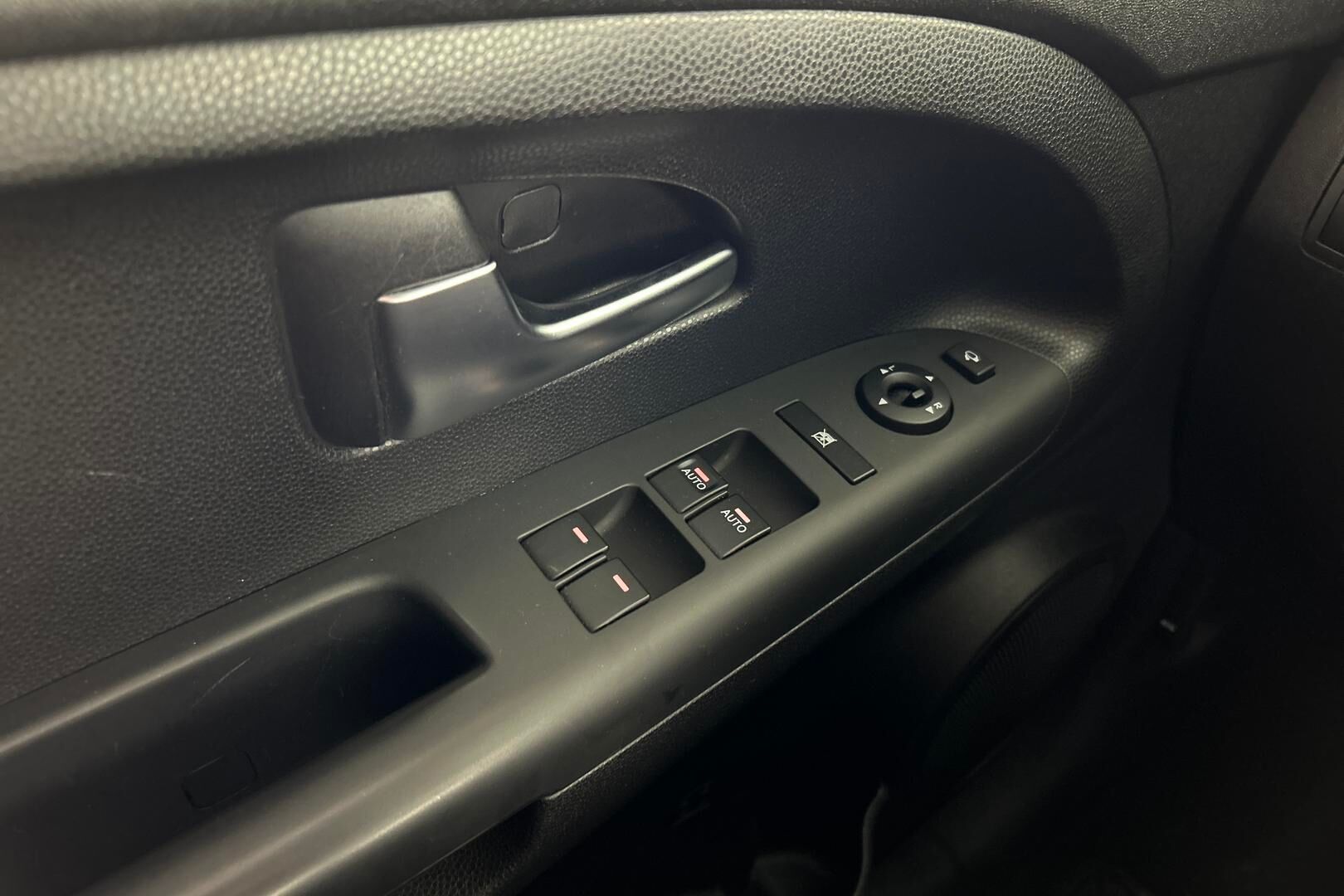 Kia Venga iso kuva 23