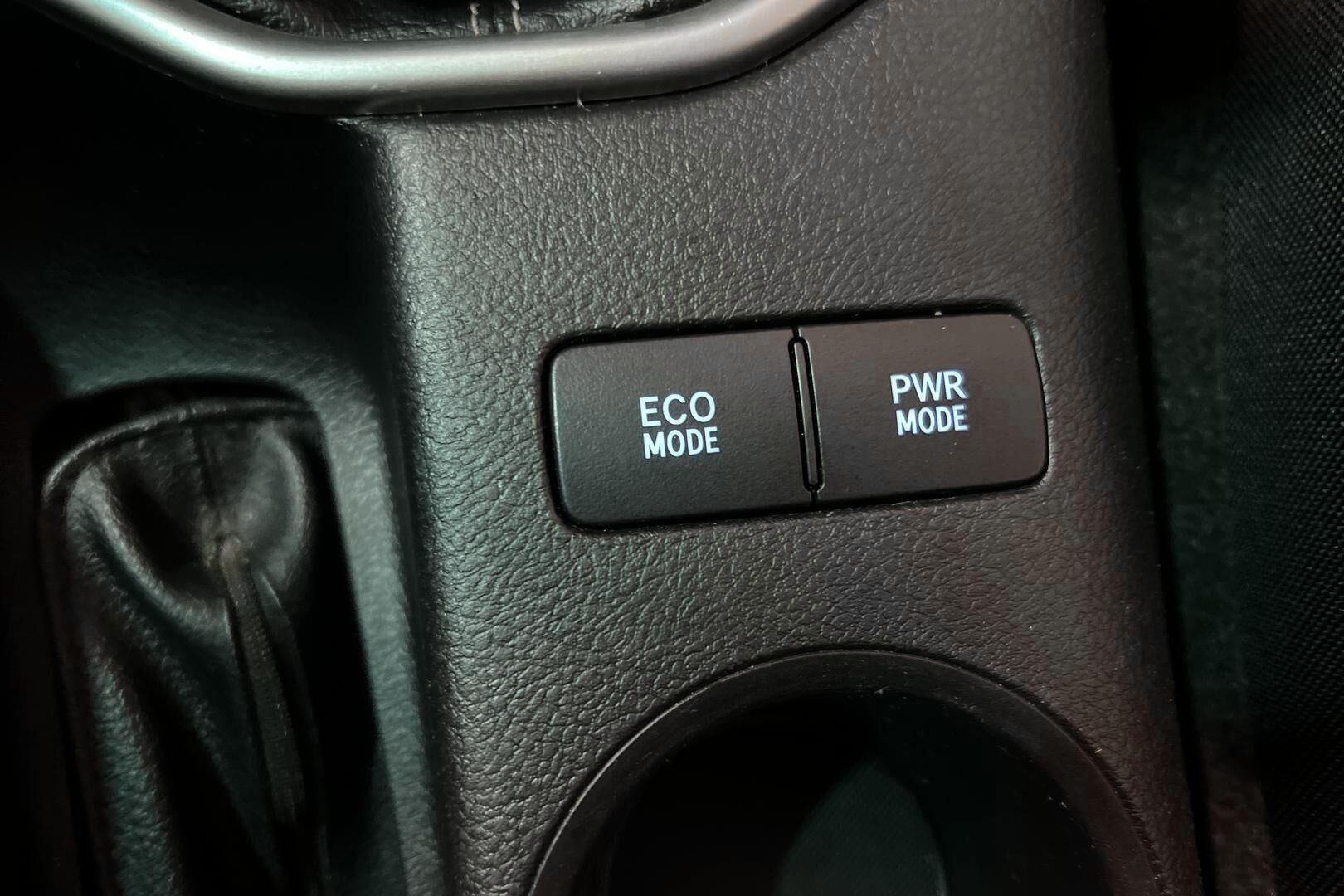 Toyota Hilux iso kuva 17